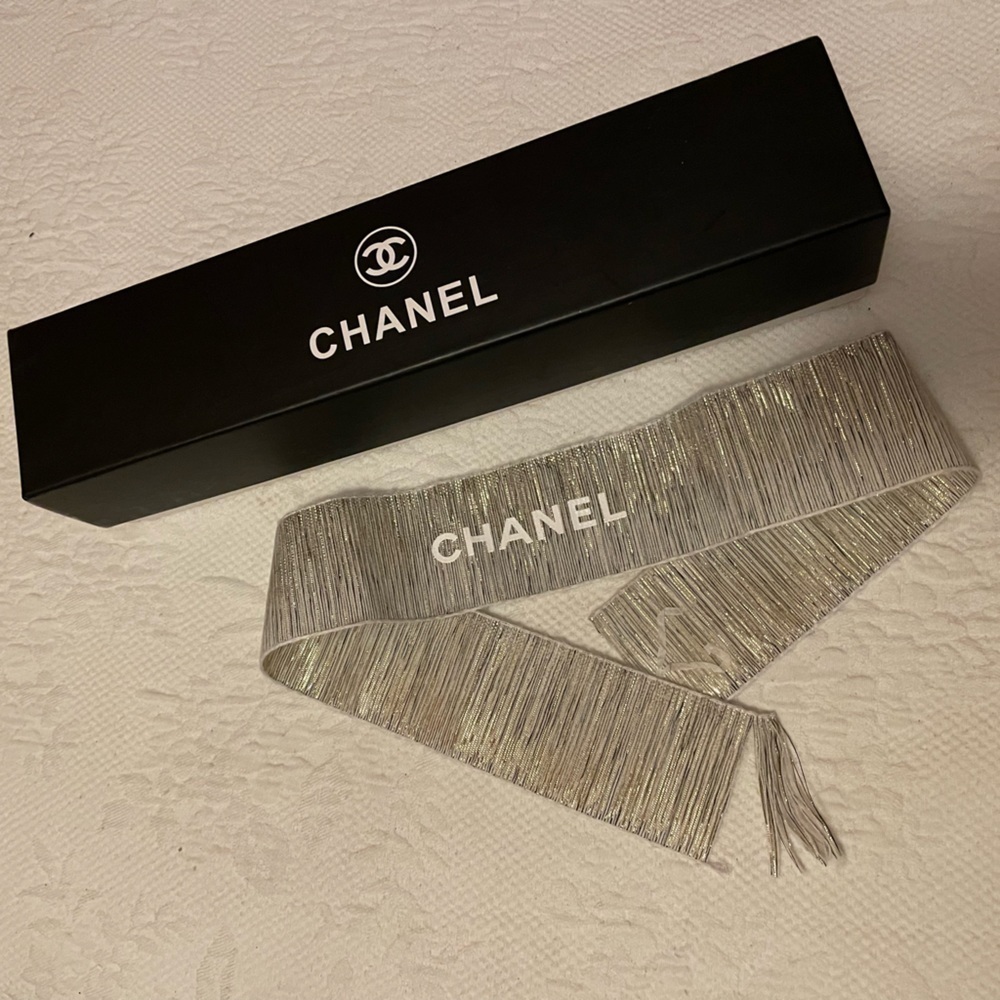 Chanel box (empty)